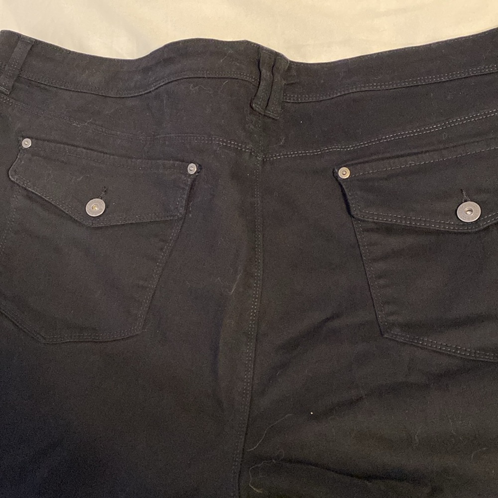 Jean Capri Shorts - Picture 7 of 12